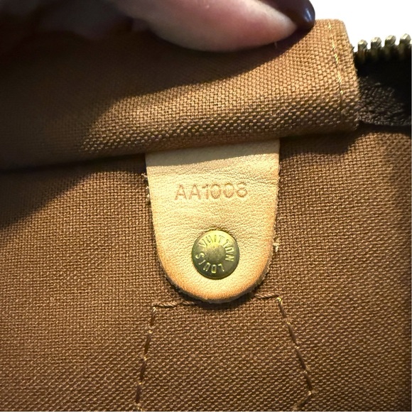 Louis Vuitton Speedy 40 Monogram Canvas Large Authentic - Picture 15 of 16